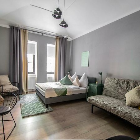 Stylish Apartments Close To Eden Garden Прага Экстерьер фото
