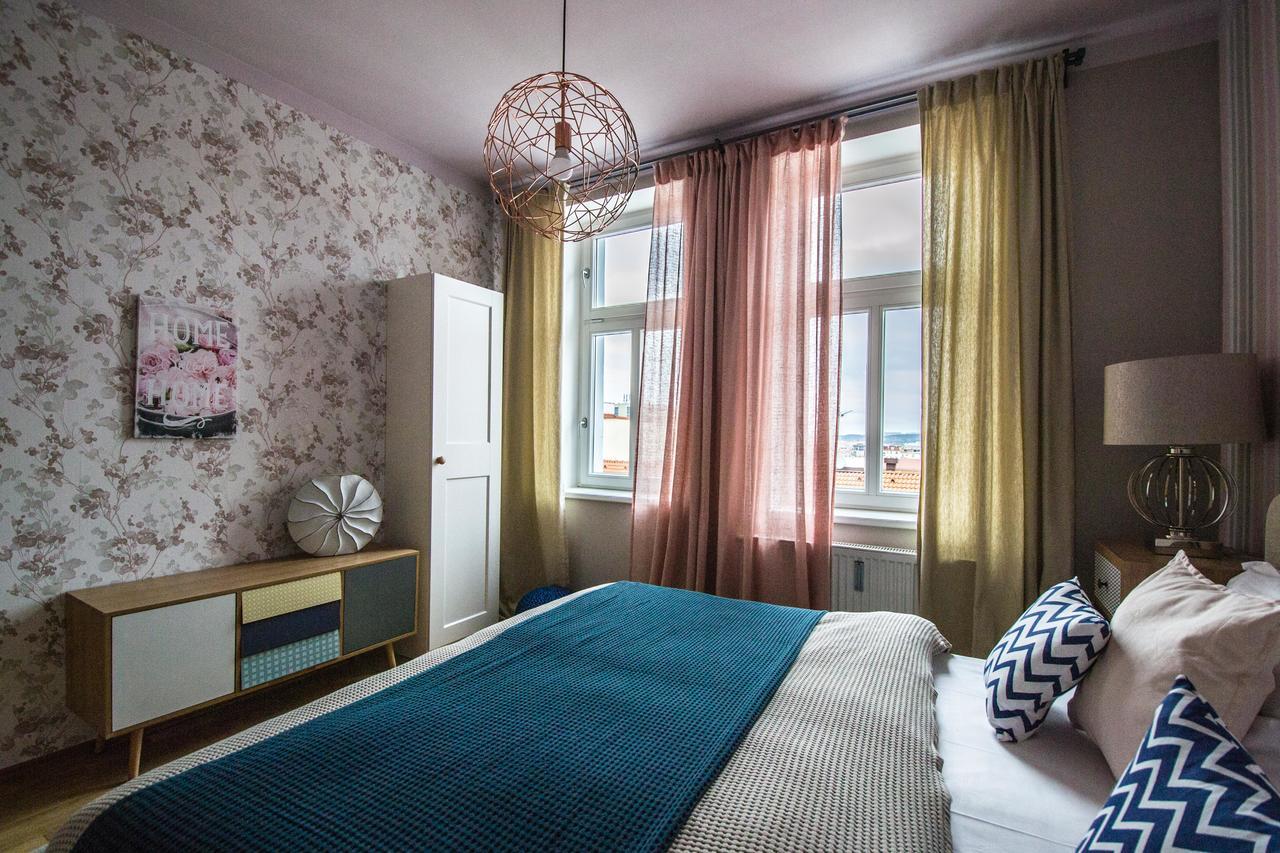 Stylish Apartments Close To Eden Garden Прага Экстерьер фото