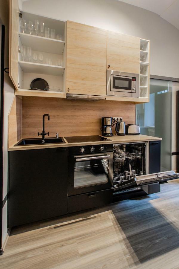 Stylish Apartments Close To Eden Garden Прага Экстерьер фото
