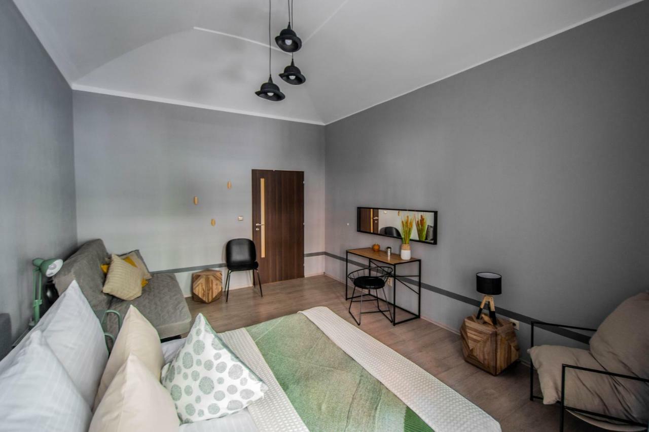 Stylish Apartments Close To Eden Garden Прага Экстерьер фото